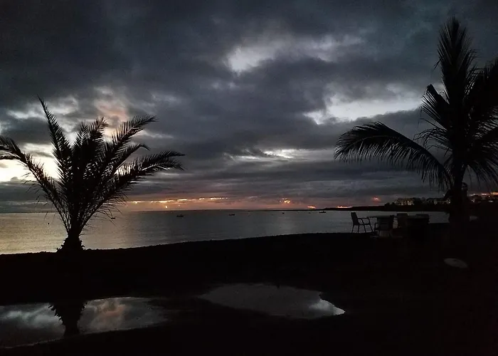 Con Encanto En La Playa Frente Al Mar 