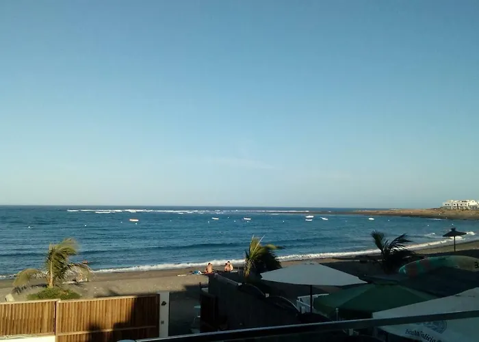 Con Encanto En La Playa Frente Al Mar 