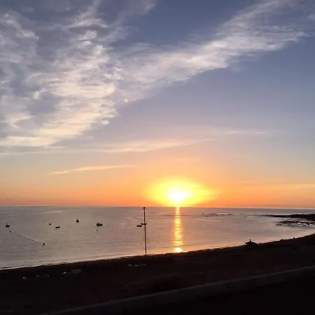 Con Encanto En La Playa Frente Al Mar 