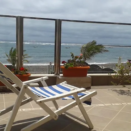 Con Encanto En La Playa Frente Al Mar 