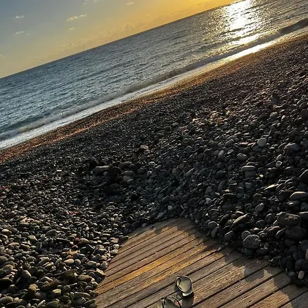 Con Encanto En La Playa Frente Al Mar 