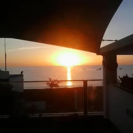 Con Encanto En La Playa Frente Al Mar 