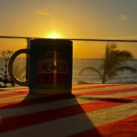 Con Encanto En La Playa Frente Al Mar 