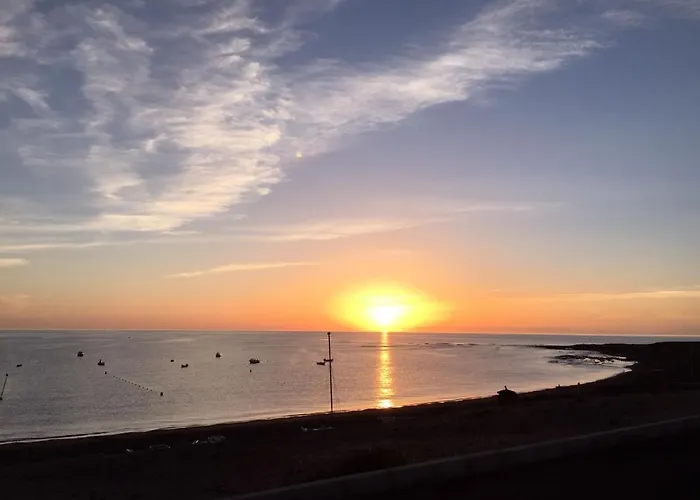 Con Encanto En La Playa Frente Al Mar 