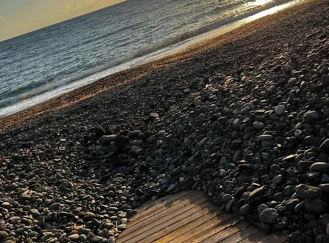 Con Encanto En La Playa Frente Al Mar 